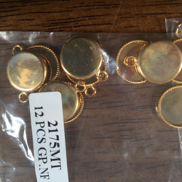 Lot of Gold Color and Gold Plated Jewelry Supplies - Picture 11 of 13